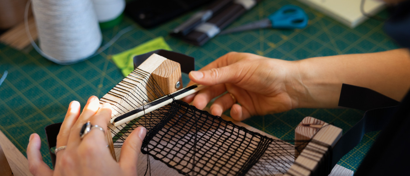 Weaving hands