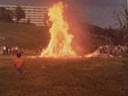 Haugenstua - Sankthansbål der hvor det i dag står verdens største lampe