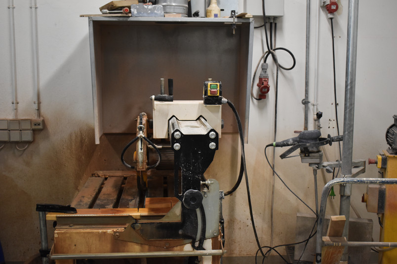 Stone saw.