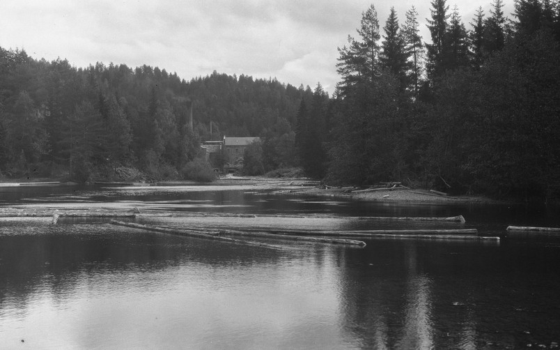 Tømmerfløting ved Stifoss, 1932 - Digitaltmuseum.no