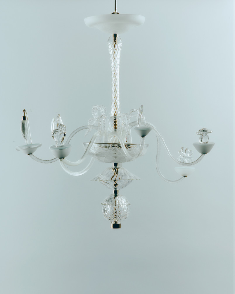 Chandelier "Welcome to Luckyland". 2024. | Photo : Peter Vinther.