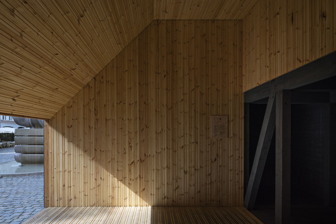 Rum i træpavillon