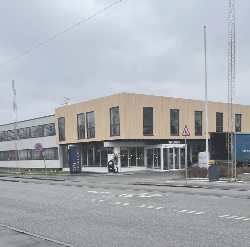 A site photo showing the hotel