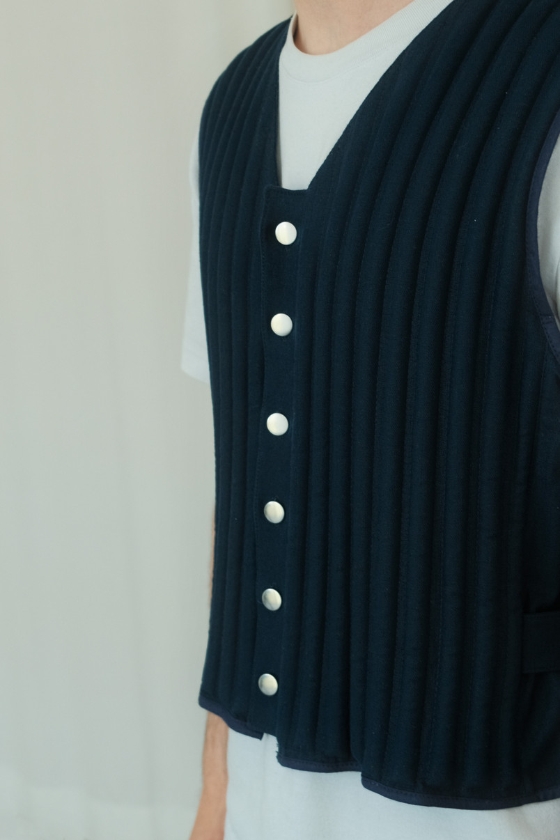 Vest02