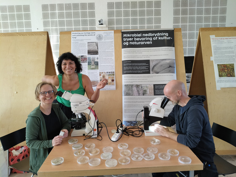 Michela Gambino, Nanna Bjerregaard Pedersen and Børge Madsen at the fungi festival
