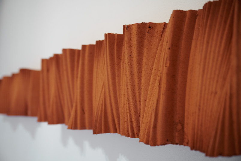 wire-cut red earthenware
