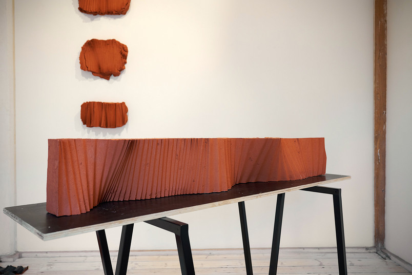 wire-cut red earthenware