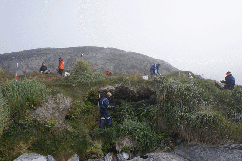 Visit at the kitchen midden site Kangeq in the Nuuk Fjord, Greenland. Copyright Anne Marie Høier Eriksen, National Museum of Denmark
