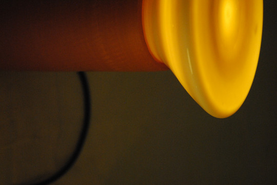 Here is the table lamp in porcelain and red clay.