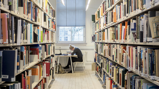 Studieplads i biblioteket