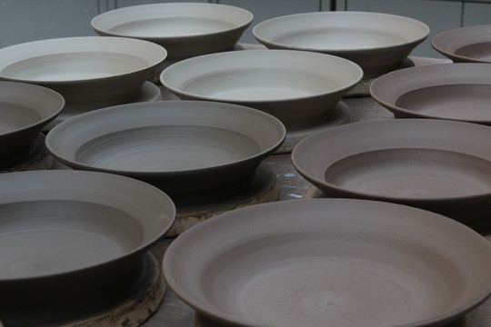 Thrown plates