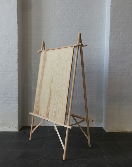 Easel