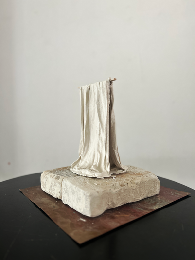 Cloth cast