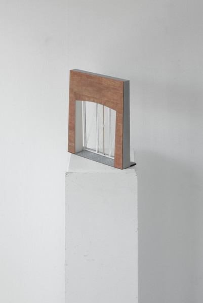1: 15 model, close