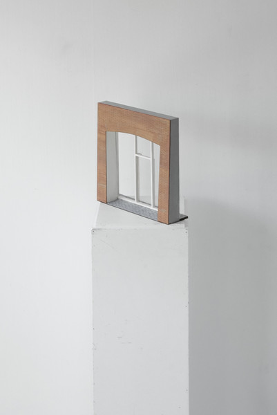 1: 15 model, close
