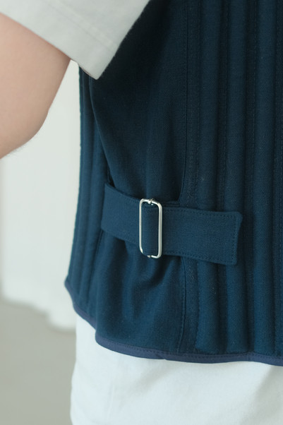 Vest02.ties