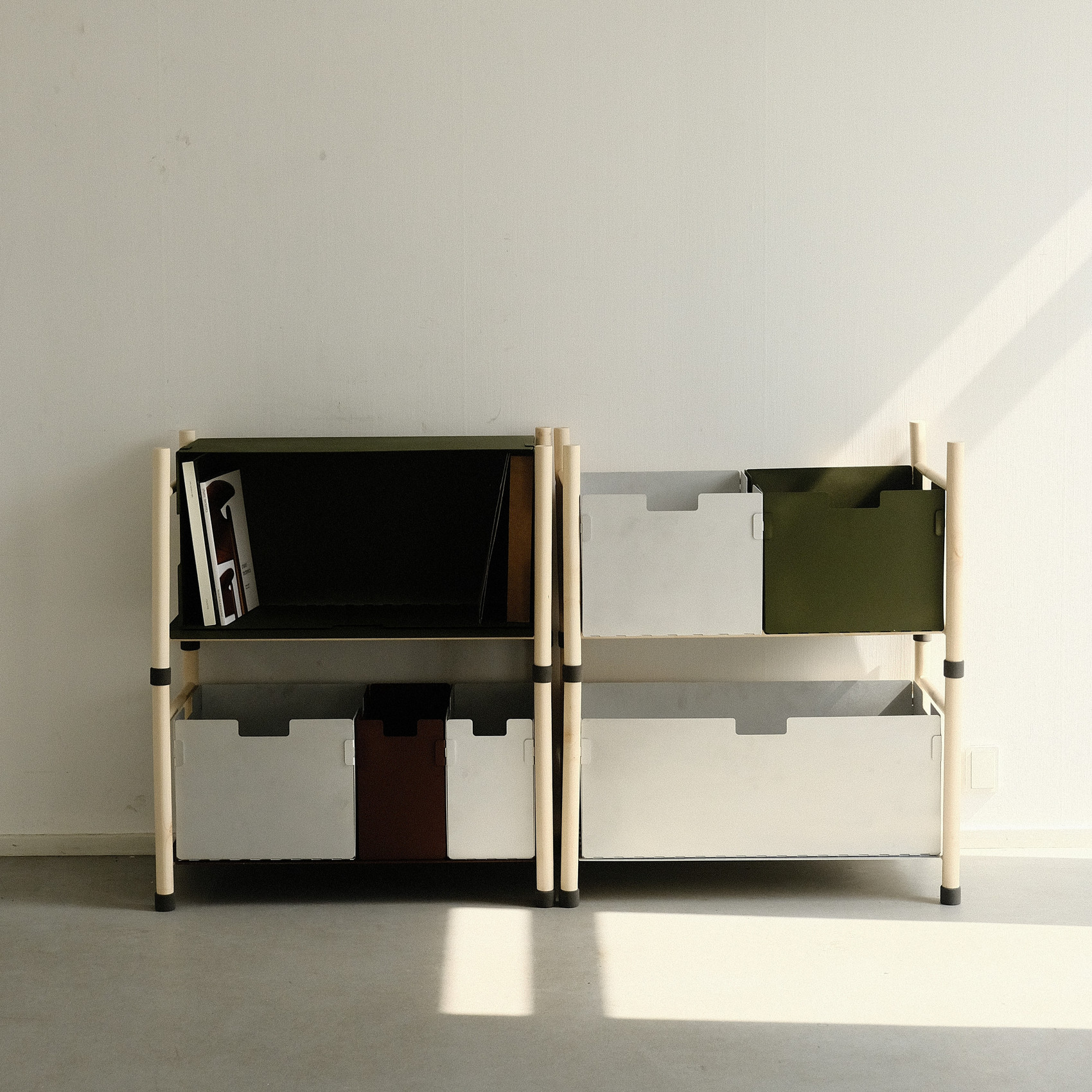 Adaptive Storage furniture for transient lifestyle: Traveller Shelf 